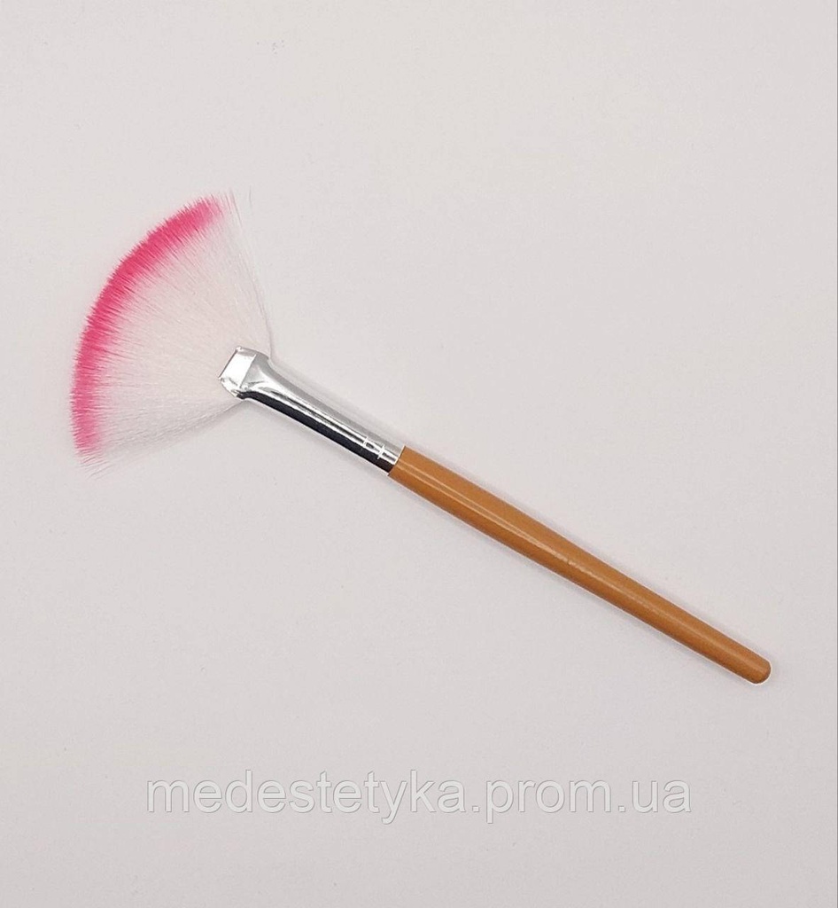 Пензель косметологічний віяловий великий